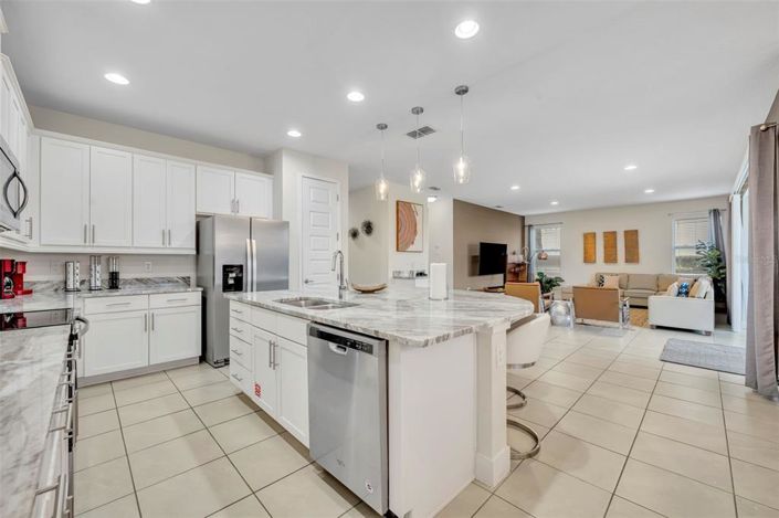 Image No.12-5 Bed Property for sale