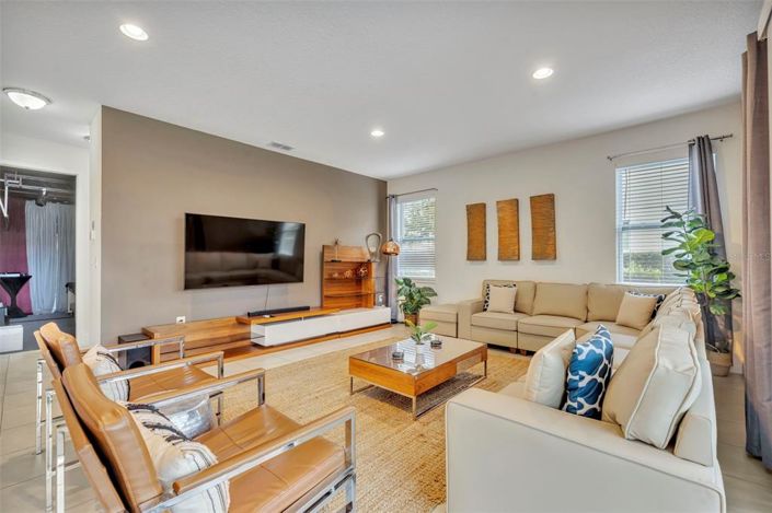 Image No.6-5 Bed Property for sale