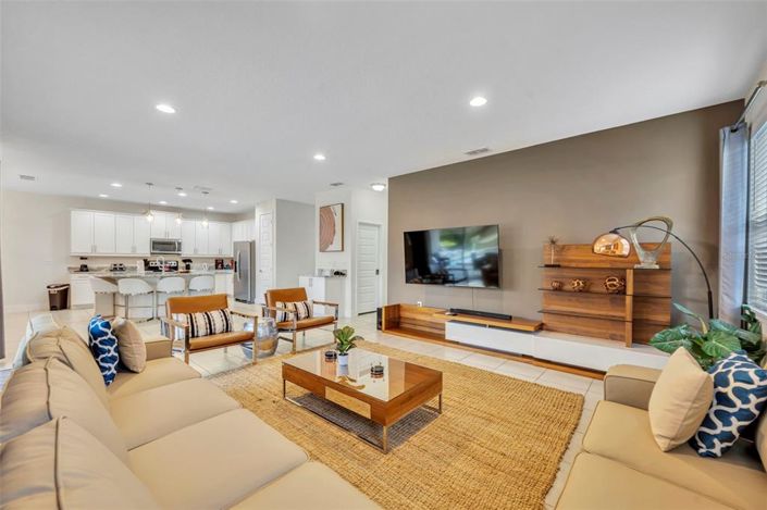 Image No.8-5 Bed Property for sale