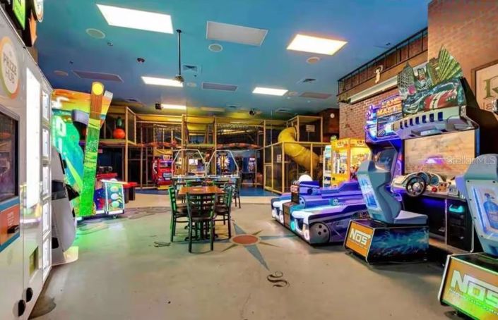 Image No.37-4 Bed Townhouse for sale