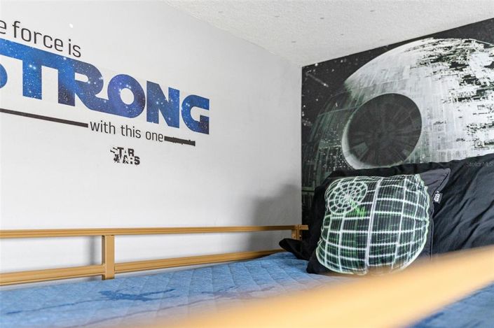 Image No.26-5 Bed Townhouse for sale