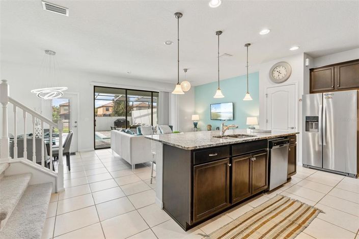 Image No.37-5 Bed Townhouse for sale