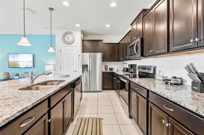 Image No.38-5 Bed Townhouse for sale