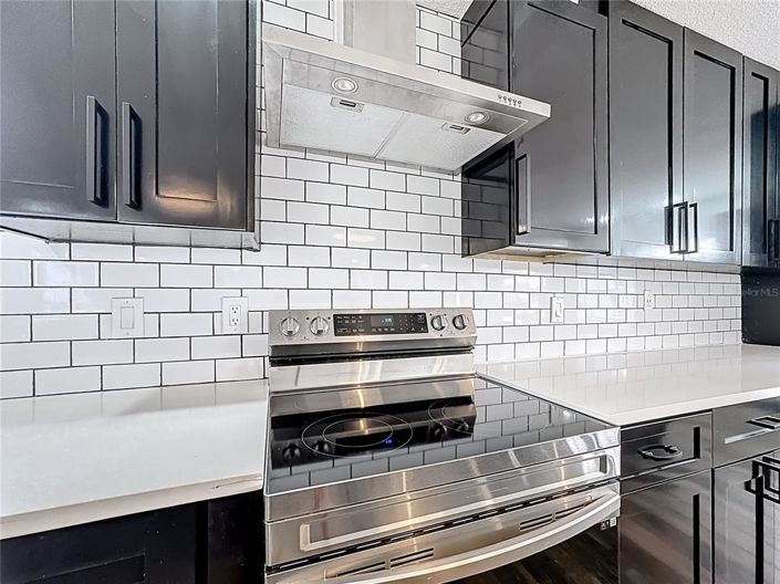 Image No.17-5 Bed Property for sale