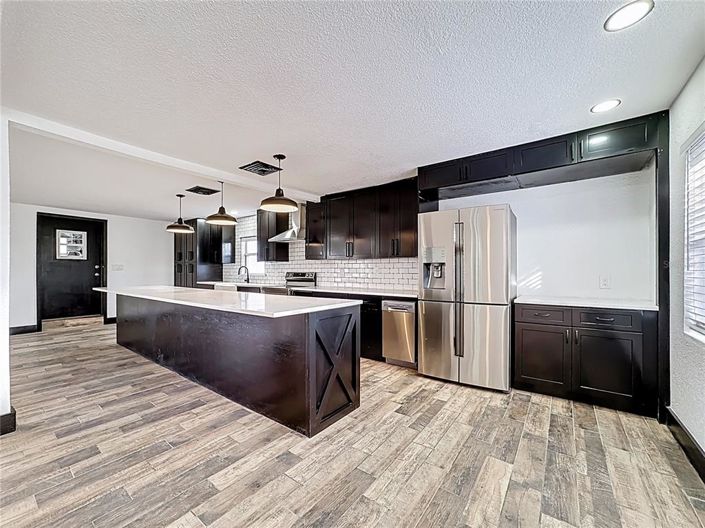 Image No.18-5 Bed Property for sale