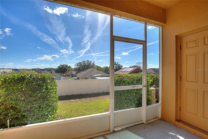 Image No.20-3 Bed Townhouse for sale