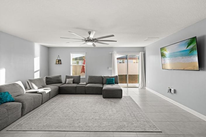 Image No.2-5 Bed Property for sale