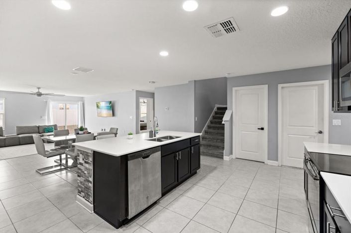 Image No.6-5 Bed Property for sale