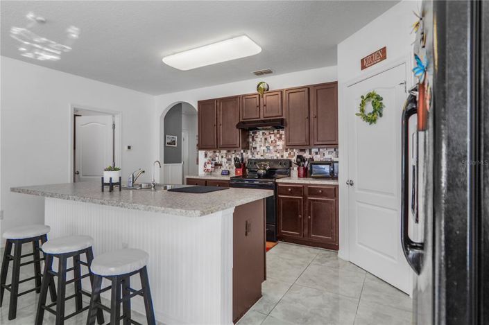 Image No.5-4 Bed Property for sale