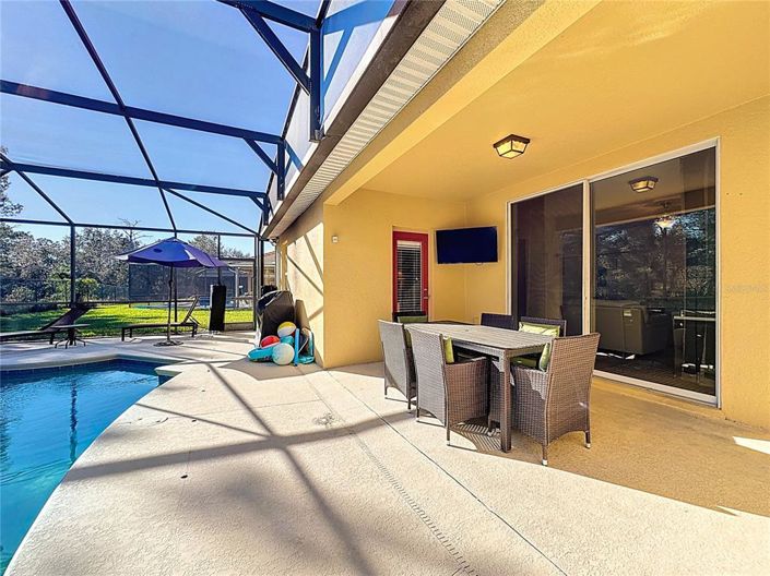 Image No.12-5 Bed Property for sale