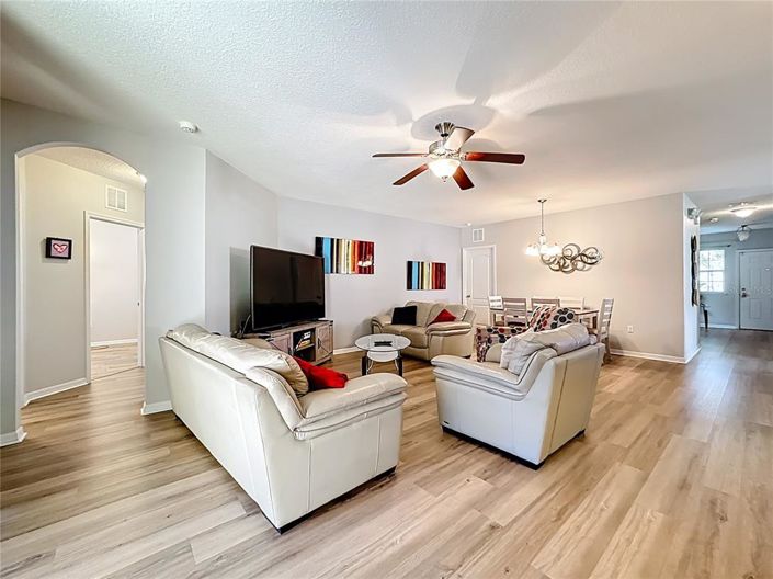 Image No.18-5 Bed Property for sale