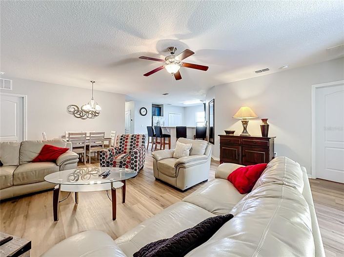 Image No.19-5 Bed Property for sale