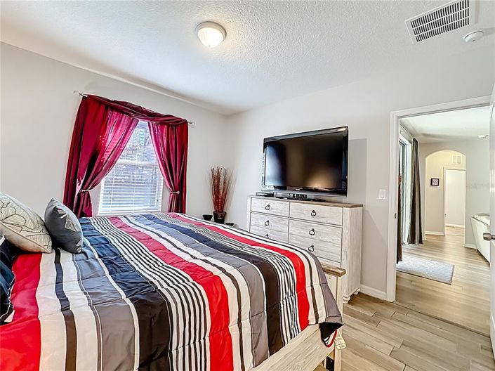 Image No.45-5 Bed Property for sale