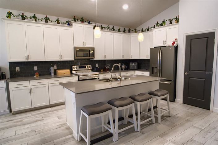 Image No.18-4 Bed Property for sale