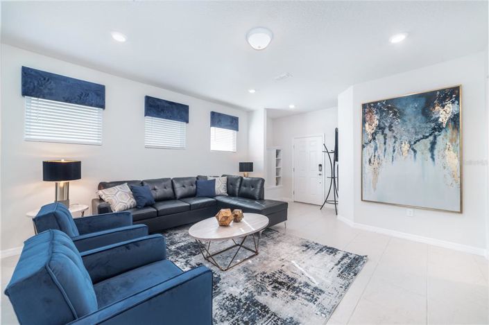 Image No.2-5 Bed Property for sale