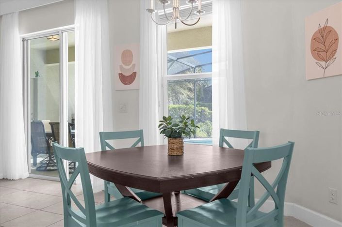 Image No.10-Propriété de 4 chambres à vendre à Davenport