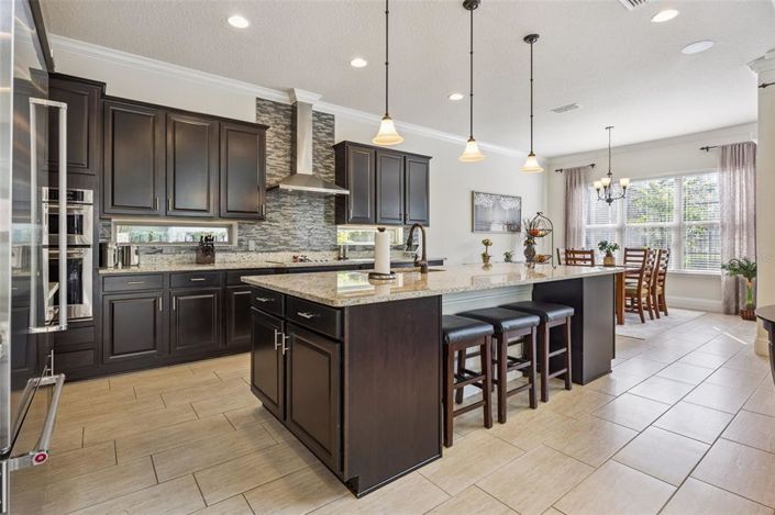 Image No.14-5 Bed Property for sale