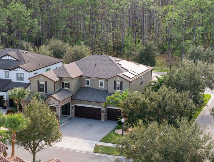 Image No.2-5 Bed Property for sale