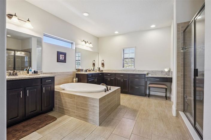 Image No.38-5 Bed Property for sale