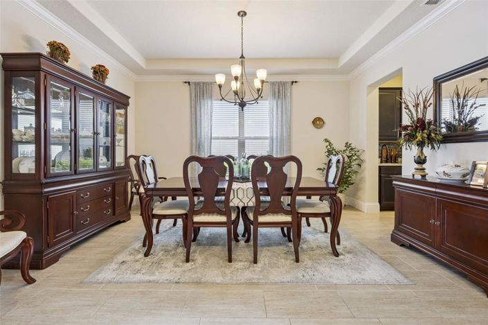 Image No.8-5 Bed Property for sale