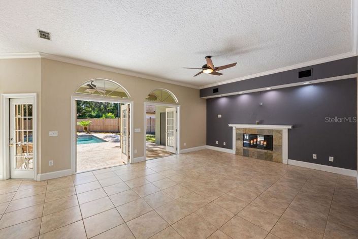 Image No.12-4 Bed Property for sale