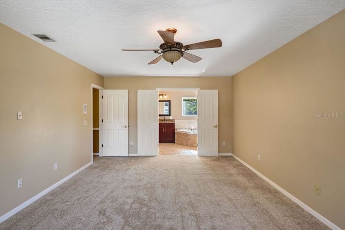 Image No.19-4 Bed Property for sale