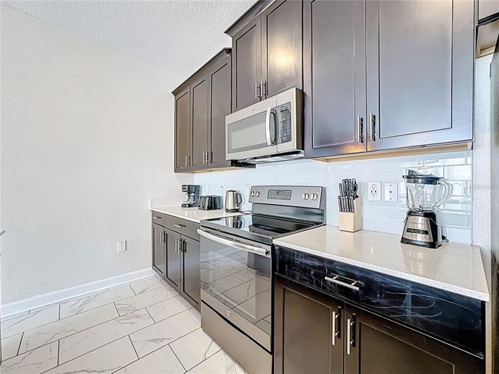 Image No.10-4 Bed Townhouse for sale