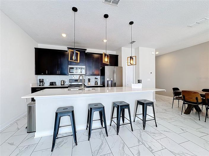 Image No.13-4 Bed Townhouse for sale