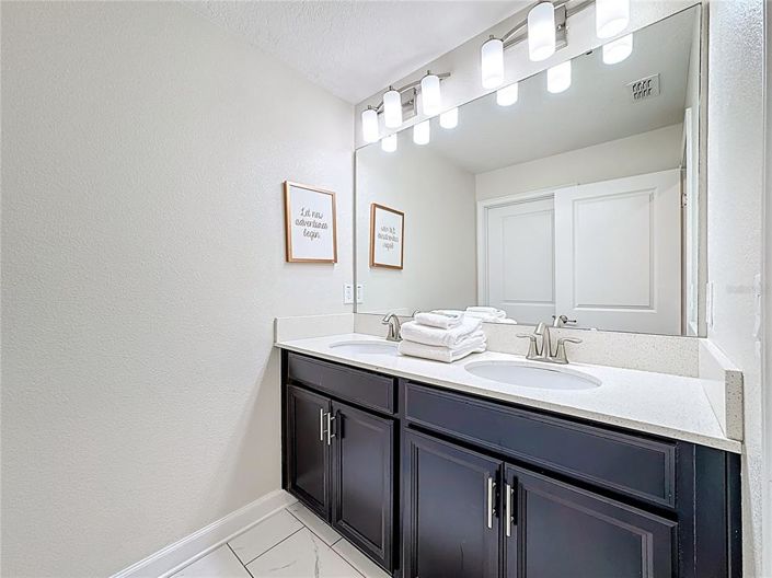 Image No.21-4 Bed Townhouse for sale