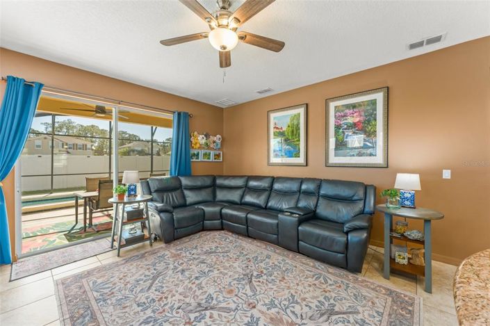 Image No.16-5 Bed Property for sale