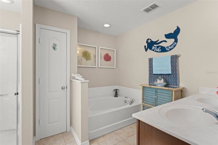 Image No.31-5 Bed Property for sale