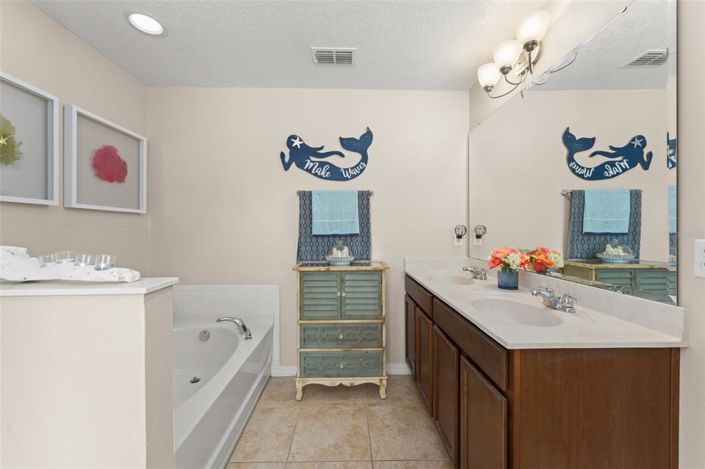 Image No.32-5 Bed Property for sale