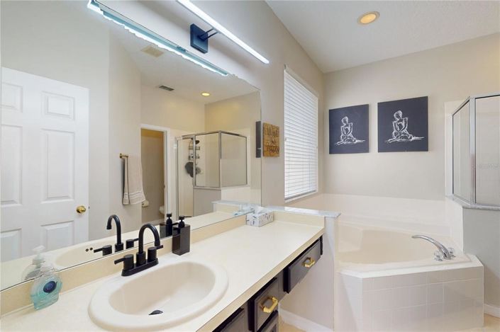 Image No.14-7 Bed Property for sale