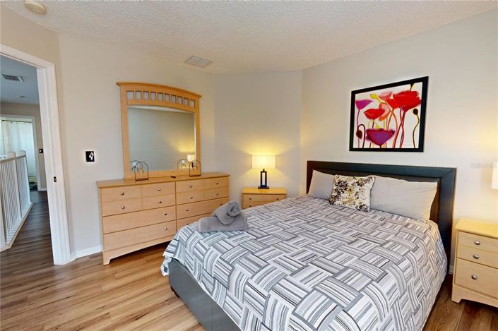 Image No.20-7 Bed Property for sale