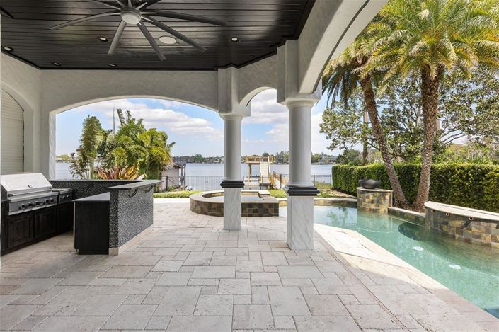 Image No.36-5 Bed Property for sale