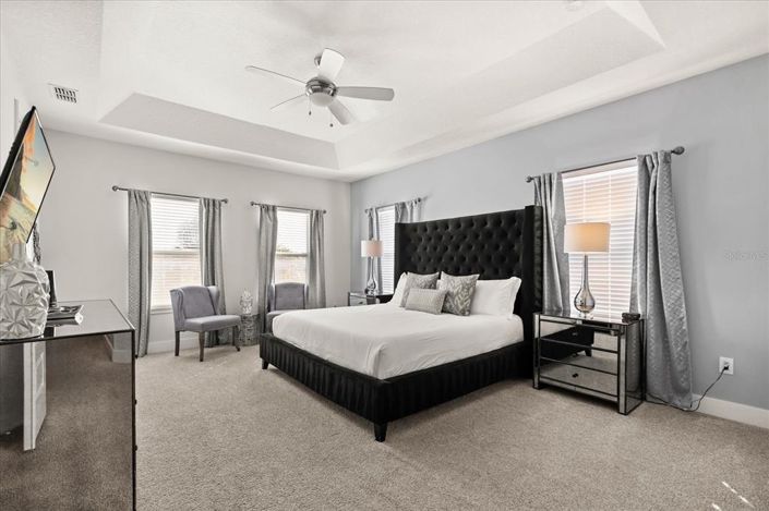 Image No.11-6 Bed Property for sale