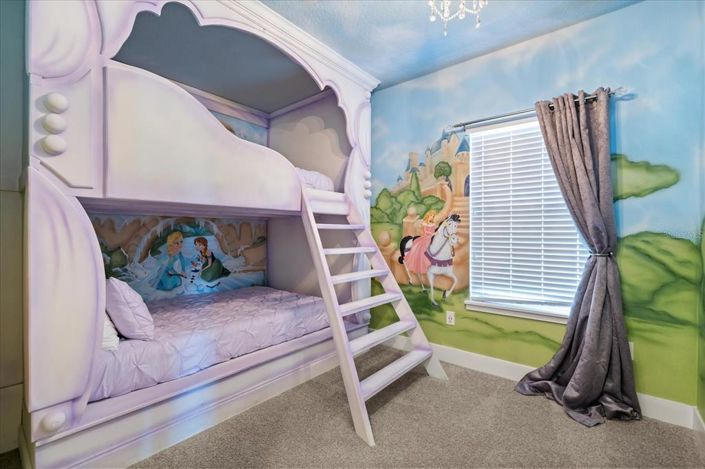 Image No.16-6 Bed Property for sale