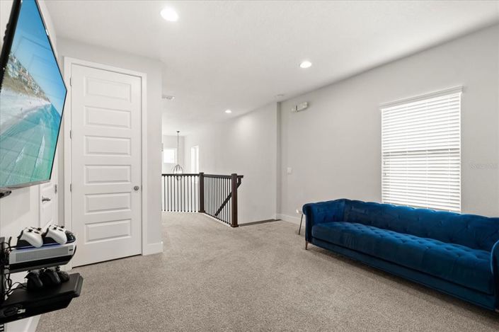 Image No.21-6 Bed Property for sale