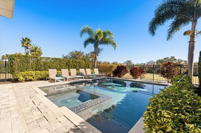 Image No.42-6 Bed Property for sale