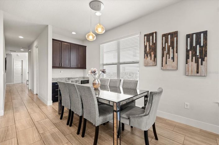 Image No.8-6 Bed Property for sale