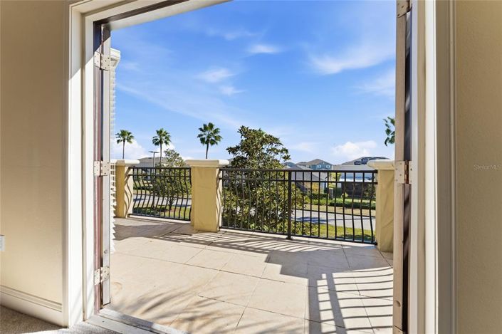 Image No.17-4 Bed Townhouse for sale