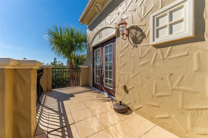 Image No.19-4 Bed Townhouse for sale