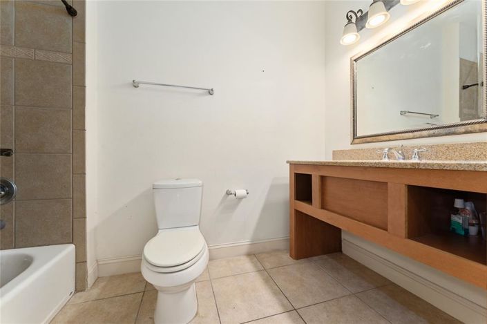 Image No.26-4 Bed Townhouse for sale