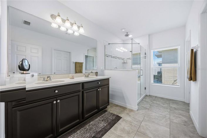 Image No.20-3 Bed Property for sale