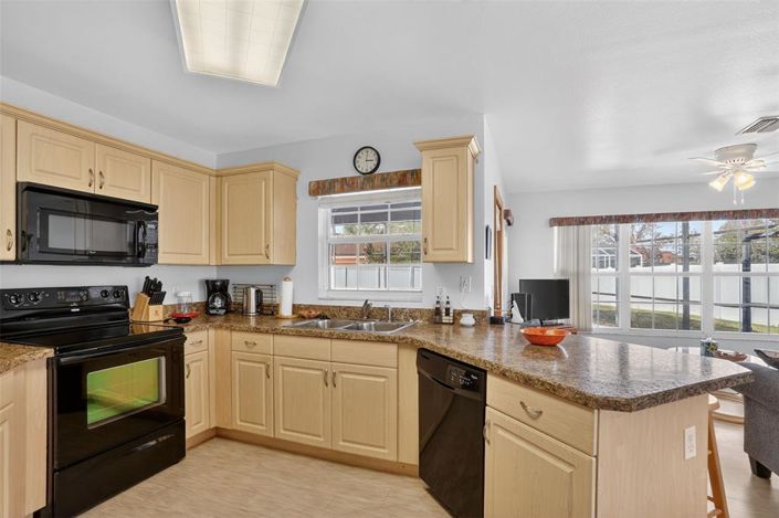 Image No.11-4 Bed Property for sale