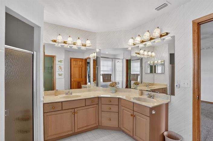 Image No.17-4 Bed Property for sale