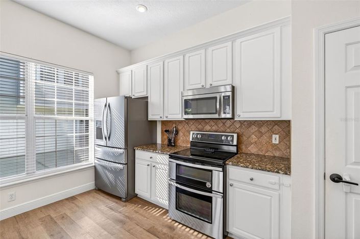 Image No.9-7 Bed Property for sale