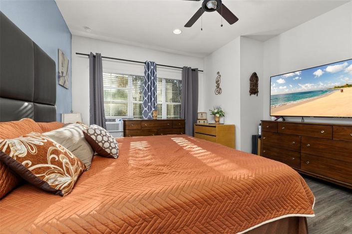 Image No.39-2 Bed Townhouse for sale