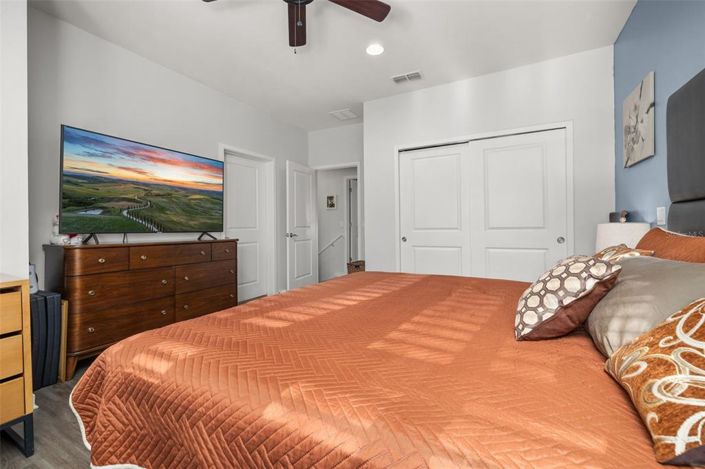 Image No.40-2 Bed Townhouse for sale