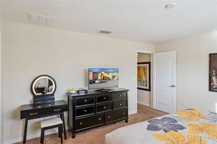 Image No.10-4 Bed Townhouse for sale